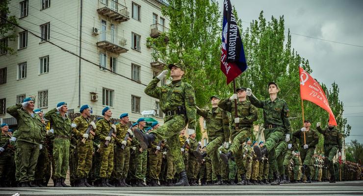 В сети появились фото и видео подготовки донецких сепаратистов к "параду" 9 мая