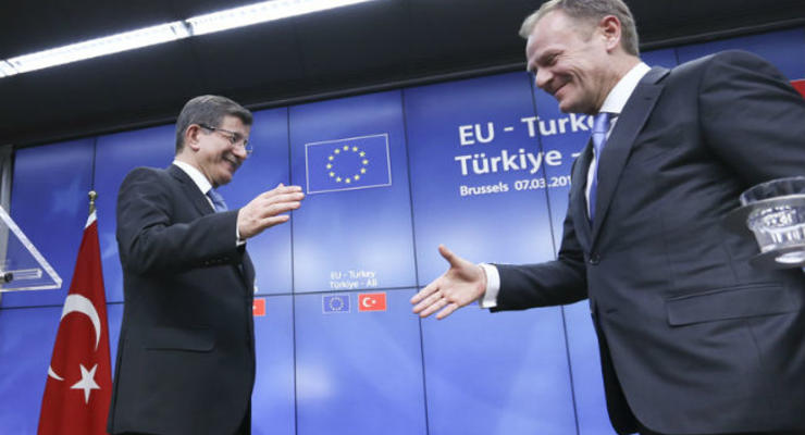 Еврокомиссия предложила отменить визы для Турции