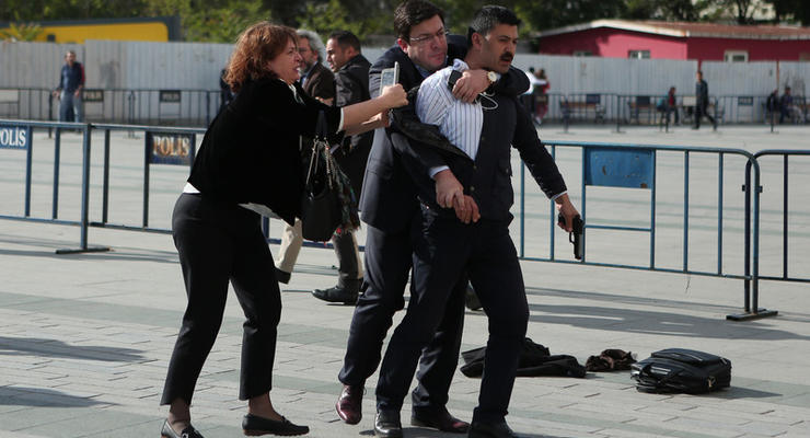 Во время суда стреляли в оппозиционного турецкого журналиста