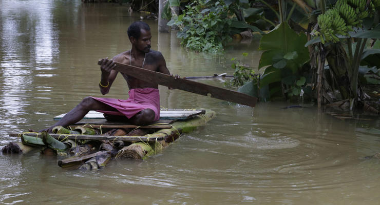 Сотни тысяч жителей Шри-Ланки пострадали в результате наводнения