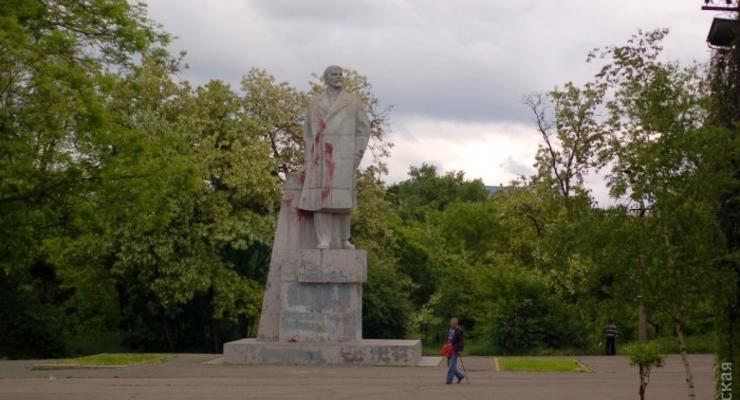 Последний памятник Ленину в Одессе демонтировать не удалось