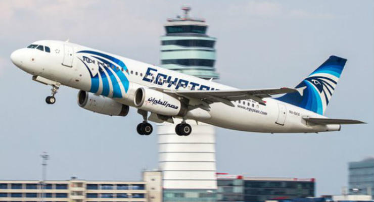 Самолет авиакомпании EgyptAir исчез с радаров