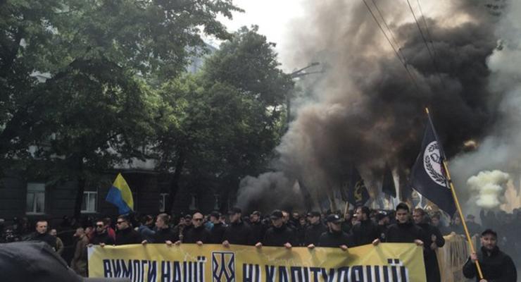 Полк Азов начал марш к Раде против выборов на Донбассе: онлайн-трансляция