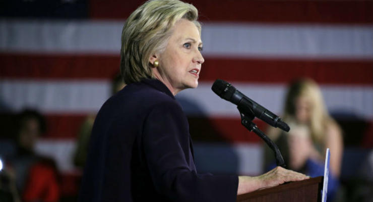Выборы президента США: Клинтон отказалась от дебатов с Сандерсом