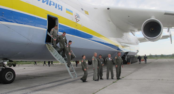 Украинская Мрия: как самый большой в мире самолет встречали из Австралии