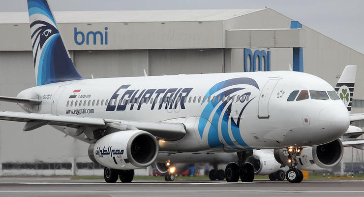 Кабина самолета EgyptAir перед крушением сильно нагрелась - СМИ