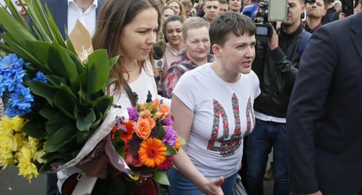 Савченко с сестрой посетила комитеты Верховной Рады