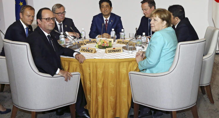 Меркель о санкциях против РФ: Рано давать команду "отбой"