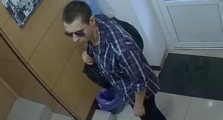 В Киеве произошло вооруженное ограбление обменника: ранен полицейский