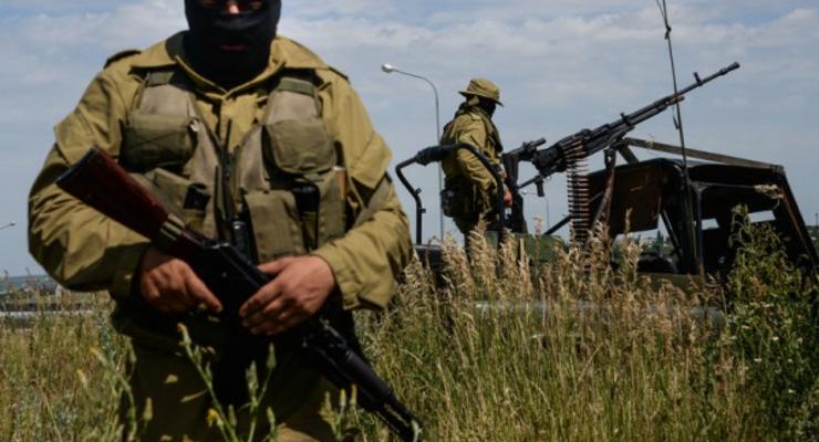 Боевики обстреляли Станицу Луганскую: сгорел дом