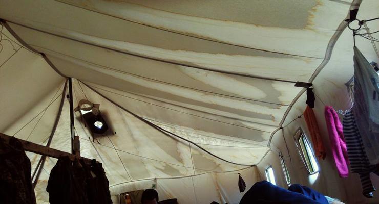 Дождь уничтожил сотни палаток в армейском лагере на Яворивском полигоне