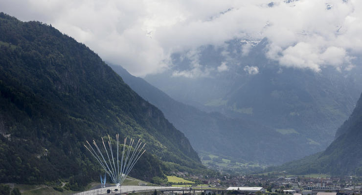 В Швейцарии открыли самый длинный железнодорожный тоннель в мире
