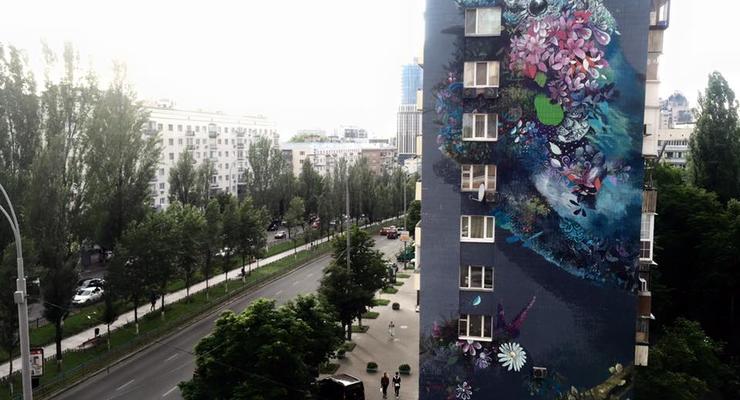 В Киеве появился новый мурал от американского художника