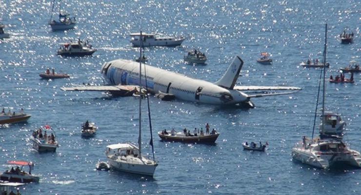 В Турции ради туристов затопили самолет Airbus