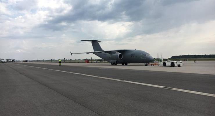 Азербайджан купит десять самолетов Ан-178