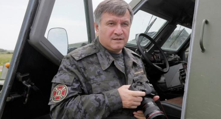 Аваков выступил против национальных батальонов в составе НГУ