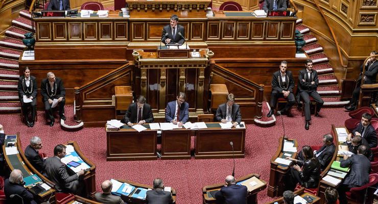 Сенат Франции призвал правительство свернуть санкции против РФ