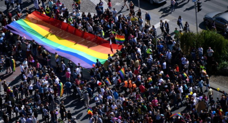 Тысячи активистов вышли на Парад равенства в Польше