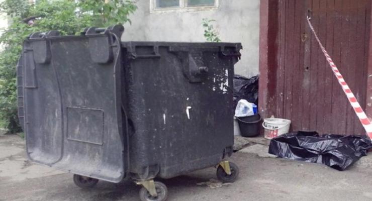 В Киеве мать выбросила новорожденного в мусорник