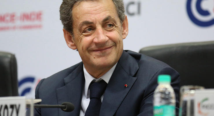 Саркози в России: Будет ошибкой пустить Украину в НАТО и Европу