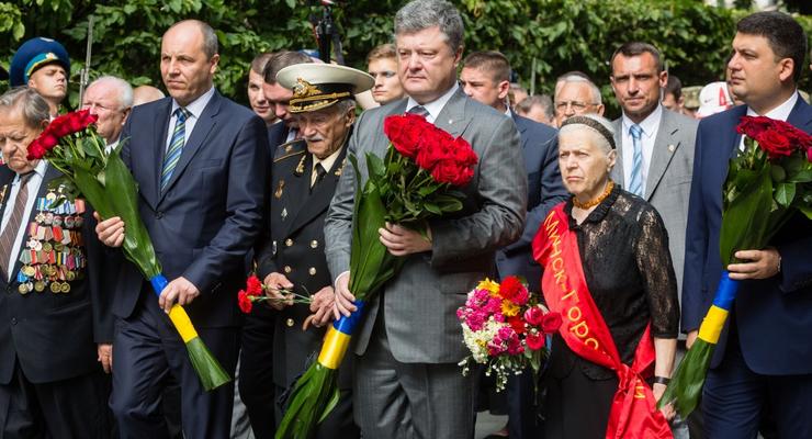 Миллионы украинцев погибли за свободу Европы - Порошенко