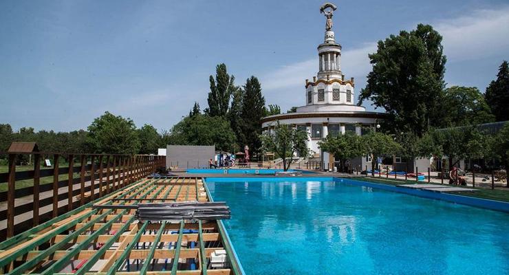 Лето в столице: На киевском ВДНХ откроют два бассейна