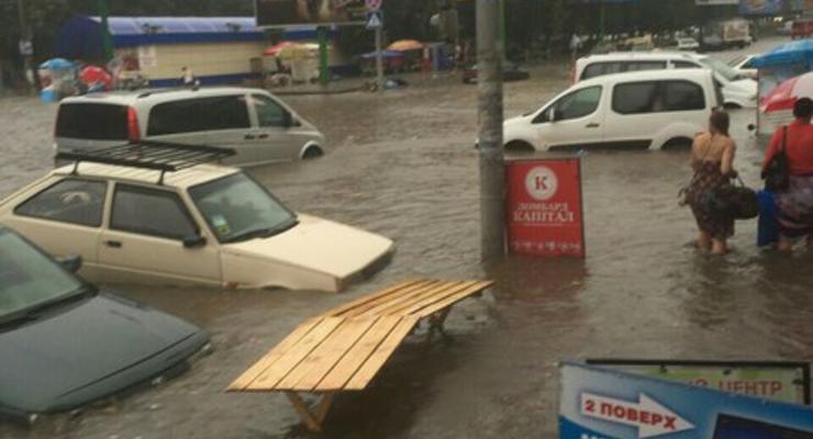 Ливни бушуют на Западной Украине: затопило три области