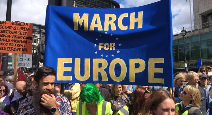 В Лондоне проходит масштабный марш против Brexit