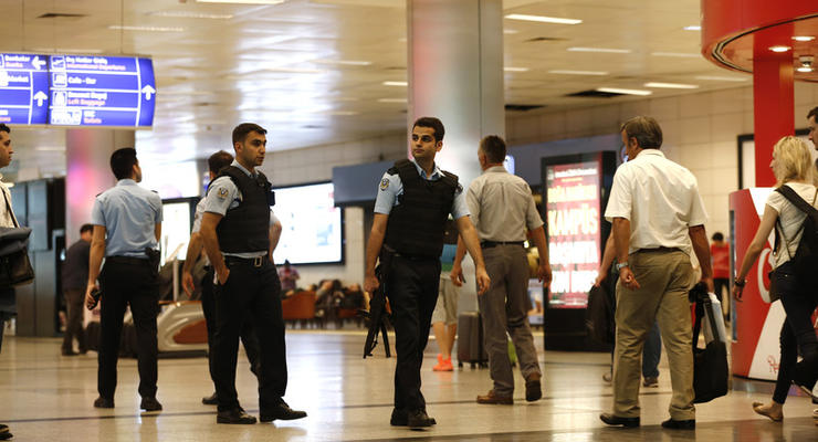 В аэропорту Стамбула задержали двоих прибывших из Украины