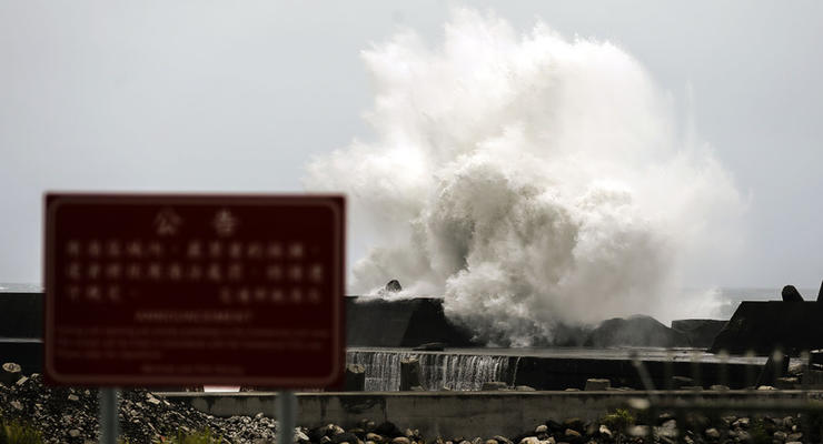 На Тайвань обрушился супертайфун