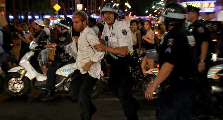 США охватили массовые протесты, задержаны 70 человек
