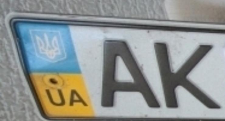 Машину матери бывшего политзаключенного Афанасьева в Киеве забросали камнями