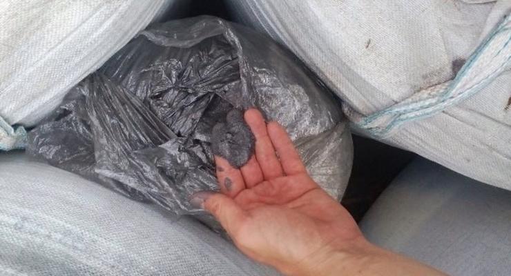 На оккупированный Донбасс пытались вывезти 136 тонн циркония - СБУ