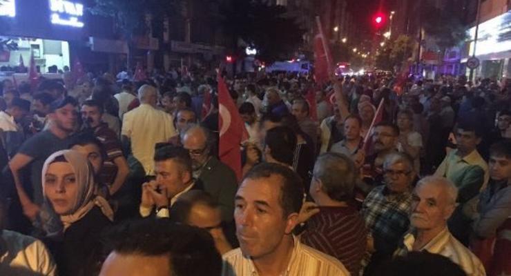 В Стамбуле и Анкаре начались протесты