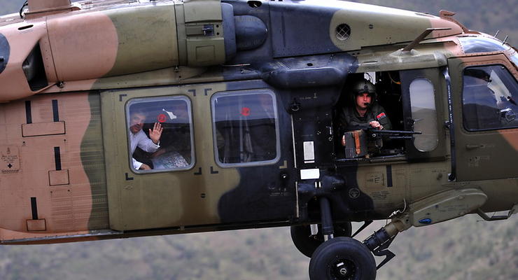 В Турции военный самолет сбил вертолет путчистов - СМИ