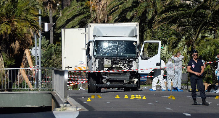 Полиция Франции задержала троих подозреваемых в подготовке теракта в Ницце