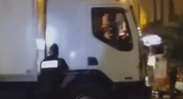 Опубликовано видео перехвата грузовика с террористом в Ницце