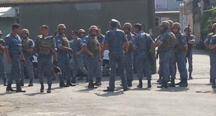 Захват заложников в Ереване: один полицейский погиб, двое ранены