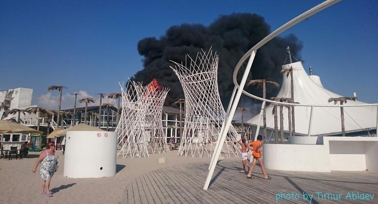 "Ну и что, пусть горит": В Крыму горел #Пляжваш - экс-постройка Казантипа