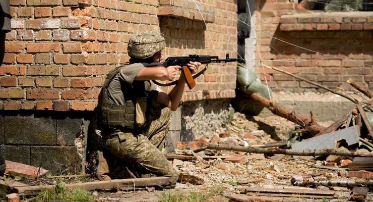 Боевики обстреляли Марьинку: ранена жительница Киевской области