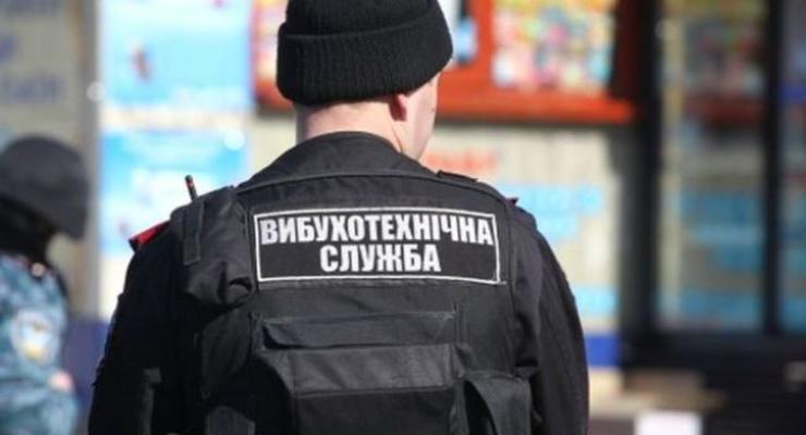 Киевская полиция проверяет информацию о минировании двух банков
