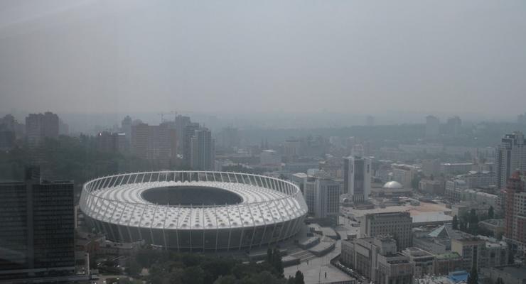 Центр и левый берег Киева затянуло смогом