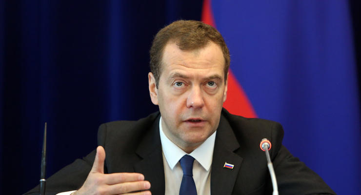 Медведев посетил оккупированный Крым: якобы "проверить" дороги