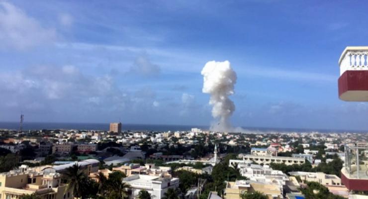 Мощнейший взрыв в Сомали: атакована база миротворцев, есть жертвы