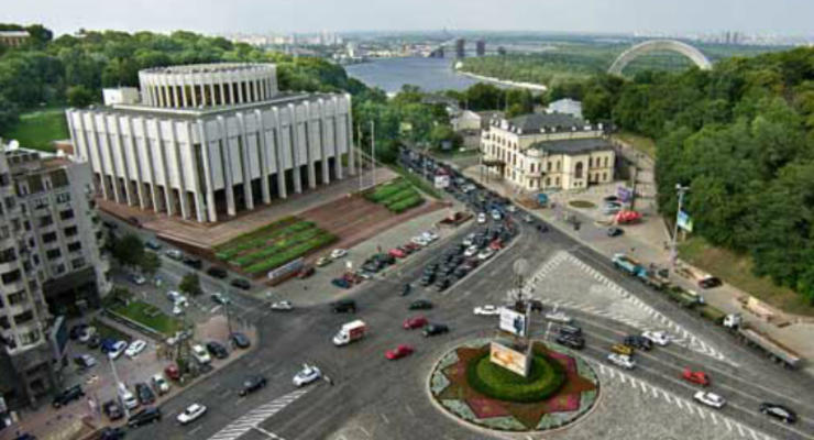 Из-за крестного хода перекроют движение в Киеве: список улиц