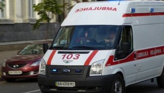 Ребенок упал в открытый люк возле Киево-Печерской лавры