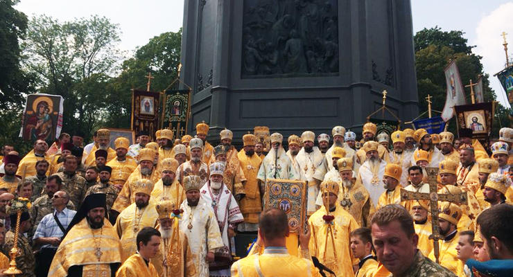 Как в Киеве прошел крестный ход верующих Киевского патриархата