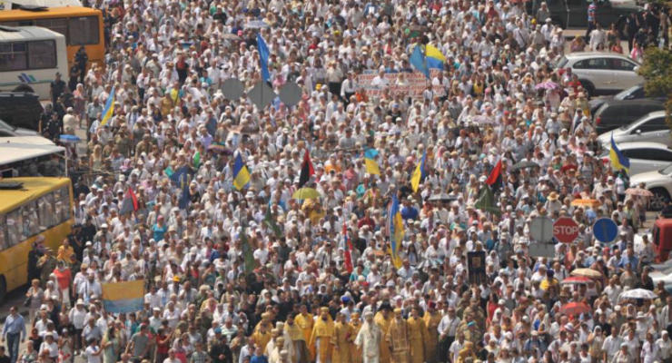 УПЦ КП заявила об участии 30 тыс верующих в киевском крестном ходе