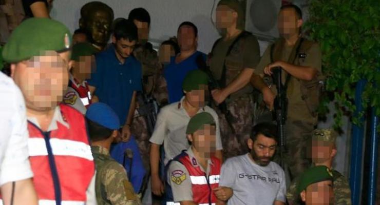 В Турции задержали девять военных, которые пытались захватить Эрдогана