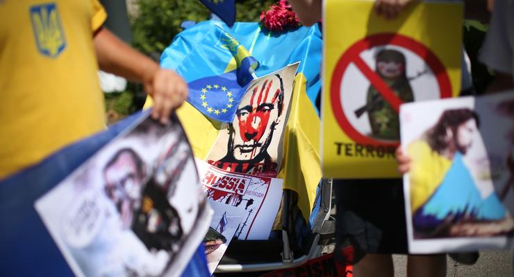 В Словении Путина встретили плакатами с надписью "Террорист №1"